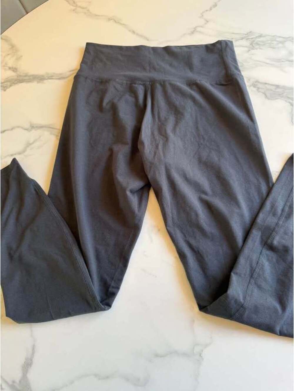 Under Armour woman’s capri workout pants XL
